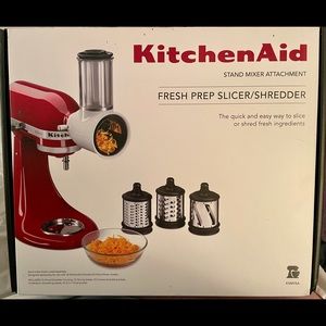 NWT KitchenAid Fresh Prep Slicer/Shredder